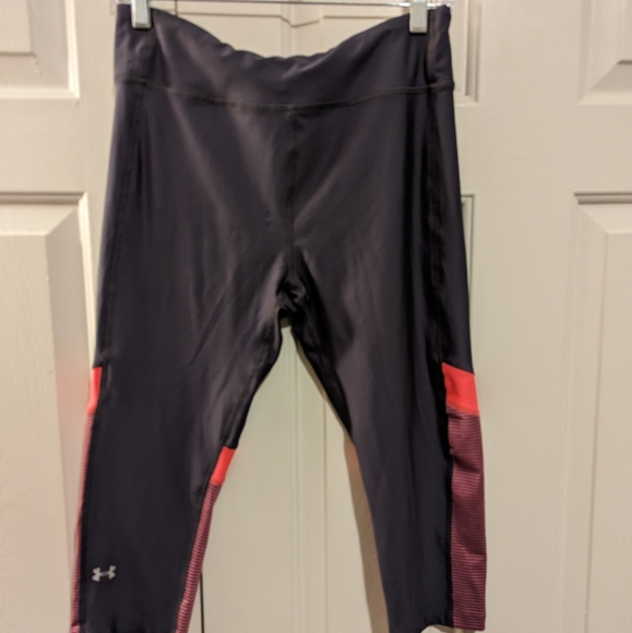 Under Armor pink and gray cropped leggings - Picture 2 of 4